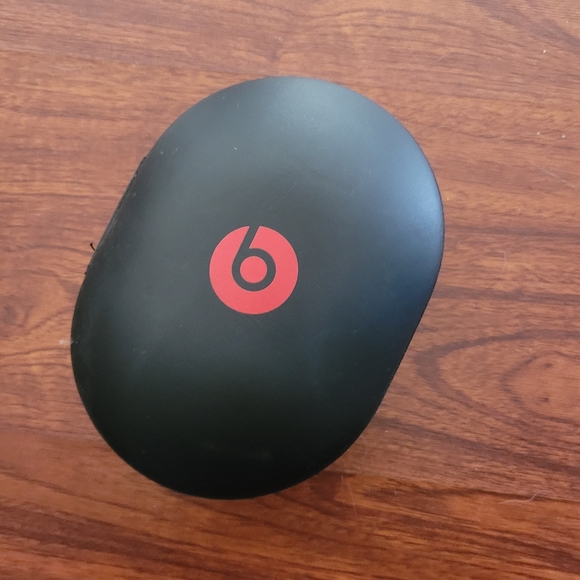 Other - Beats Black and Red Earbuds Case